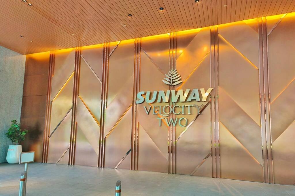Kl Sunway Velocity Two - Link Bridge To Velocity Mall & Mrt - Spacious 3b-2r For 6-8pax *