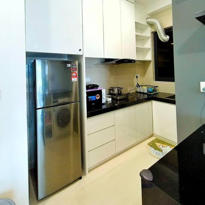 Pangsapuri Kl Sunway Velocity Two - Link Bridge To Velocity Mall & Mrt - Spacious 3b-2r For 6-8pax *