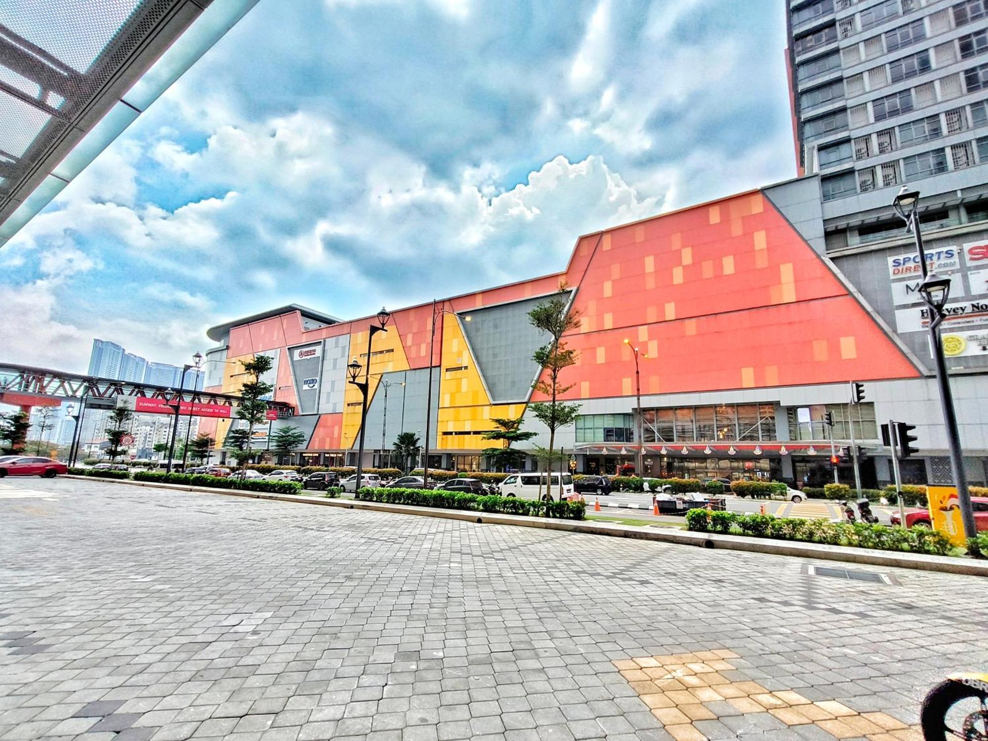 Kl Sunway Velocity Two - Link Bridge To Velocity Mall & Mrt - Spacious 3b-2r For 6-8pax Kuala Lumpur